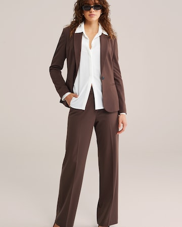 WE Fashion Regular Панталон с набор в кафяво