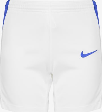 regular Pantaloni sportivi di NIKE in bianco: frontale