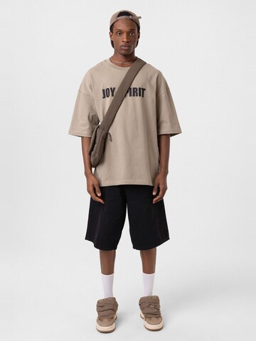 Tricou 'Bouzo' de la Dandalo pe bej