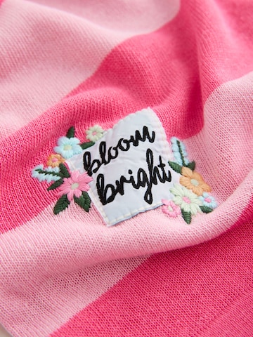 Pulover de la Next pe roz