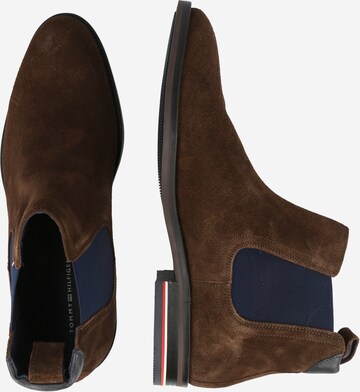 TOMMY HILFIGER Chelsea Boots in Braun