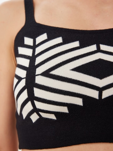 Costume Happiness İstanbul en noir