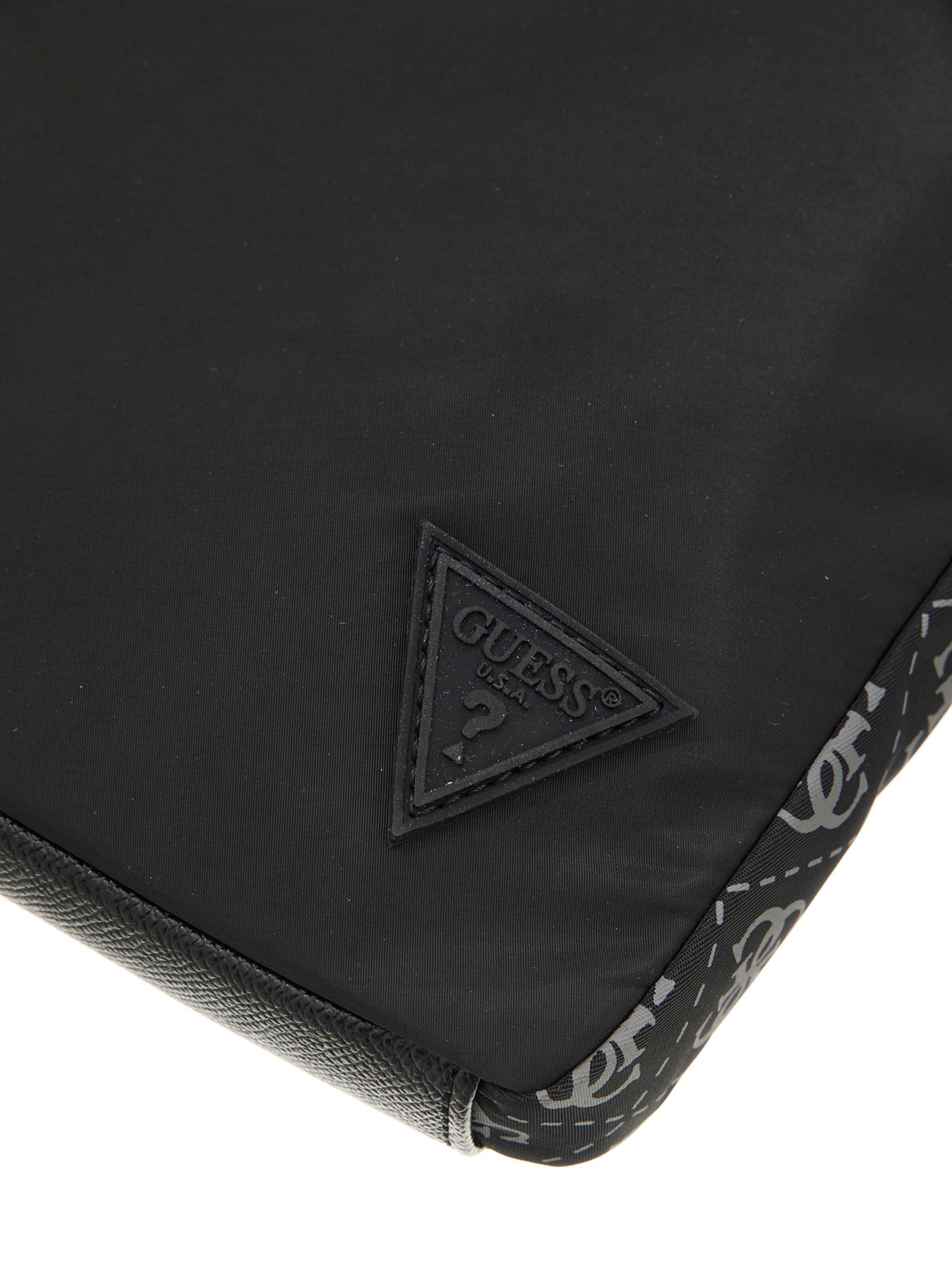 GUESS Axelremsväska 'BERLIN' i svart