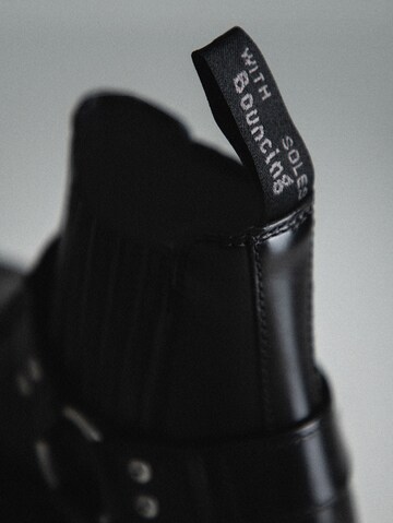 Dr. Martens Chelsea Boots in Black