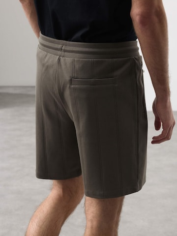 regular Pantaloni di Marks & Spencer in verde