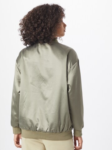 Veste mi-saison Urban Classics en vert