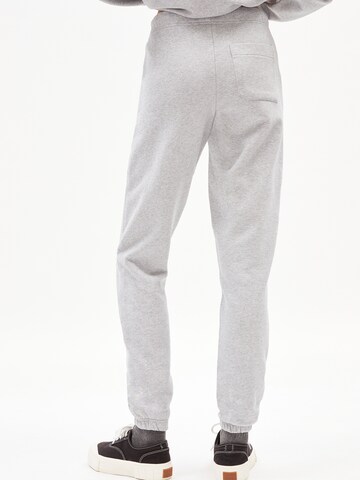 ARMEDANGELS Tapered Broek 'Iva' in Grijs