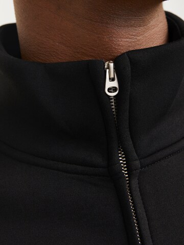 JACK & JONES Zip-Up Hoodie 'JCOKINETIC' in Black