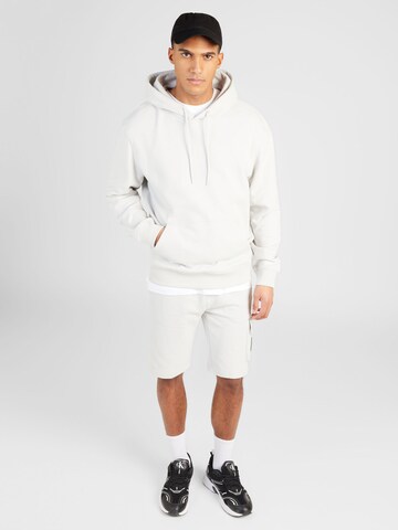 Calvin Klein Jeans Sweatshirt in Grijs