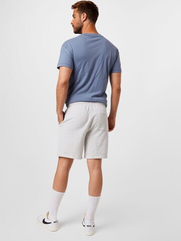 Regular Pantaloni de la Abercrombie & Fitch pe gri