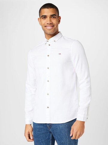 Tommy Jeans Regular fit Button Up Shirt in White: front