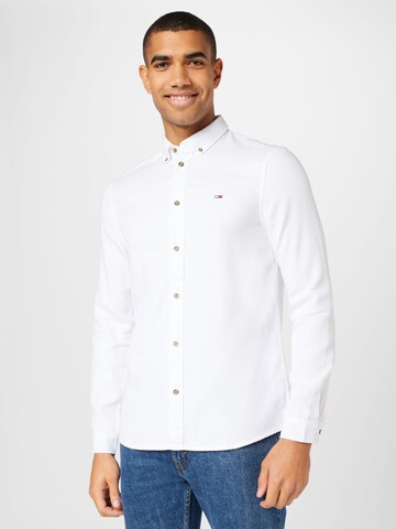 Tommy Jeans - Ajuste regular Camisa en blanco: frente