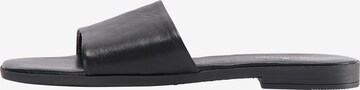 DreiMaster Klassik Mules in Black: front