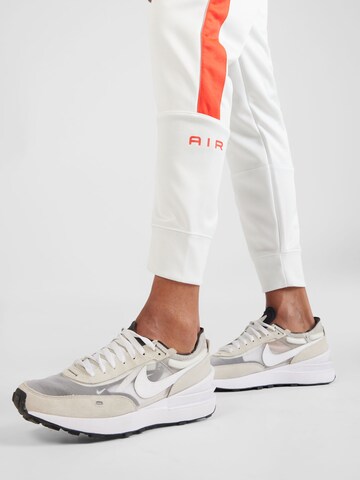 balta Nike Sportswear Standartinis Funkcinės kelnės 'AIR'