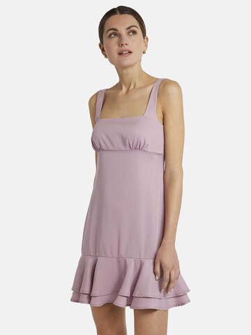 Nicowa Minikleid 'LONIWA', Model ist 1,75 cm groß trägt Größe 34 in Pink