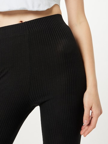 LOVJOI Skinny Leggingsit 'PLANERI' värissä musta