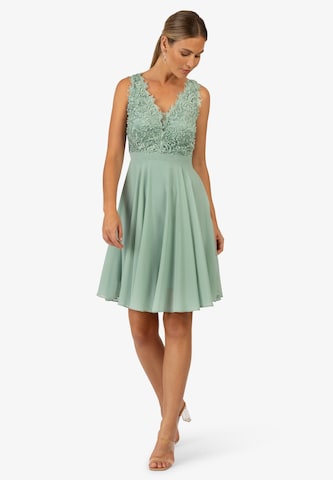 APART - Vestido de gala en verde