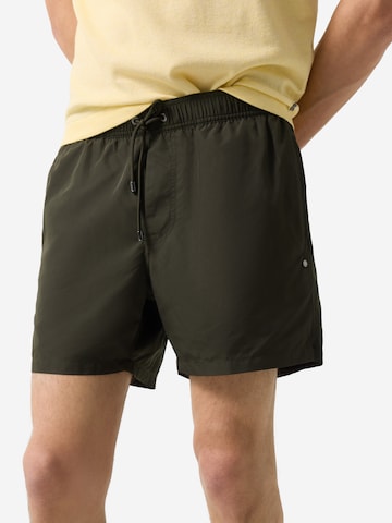 BOGNER Badeshorts 'Paul' in Grün