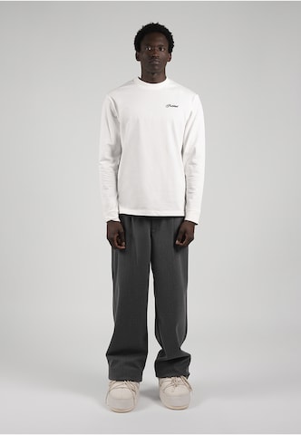 Prohibited - Camisa 'Après Ski' em branco: frente