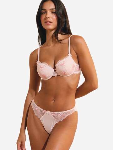 String 'Faveur' di ETAM in rosa