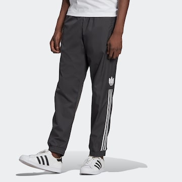 ADIDAS ORIGINALS Regular Hose in Schwarz: predná strana