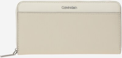 Piniginė iš Calvin Klein, spalva – nebalintos drobės spalva / rusvai pilka / sidabrinė, Prekių apžvalga