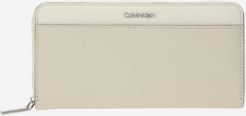 Calvin Klein Портмоне в сиво: отпред