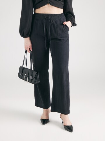 Loosefit Pantaloni 'CARTIZANA' di ONLY Carmakoma in nero: frontale