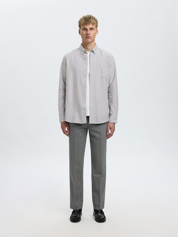 Coupe regular Chemise 'SLHRICK' SELECTED en gris