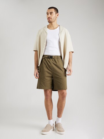 ABOUT YOU x Kevin Trapp Regular Shorts in Grün: predná strana