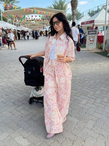 KAVAZI Свободный крой Брюки со складками в Белый