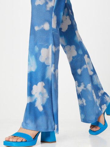 évasé Pantalon Nasty Gal en bleu