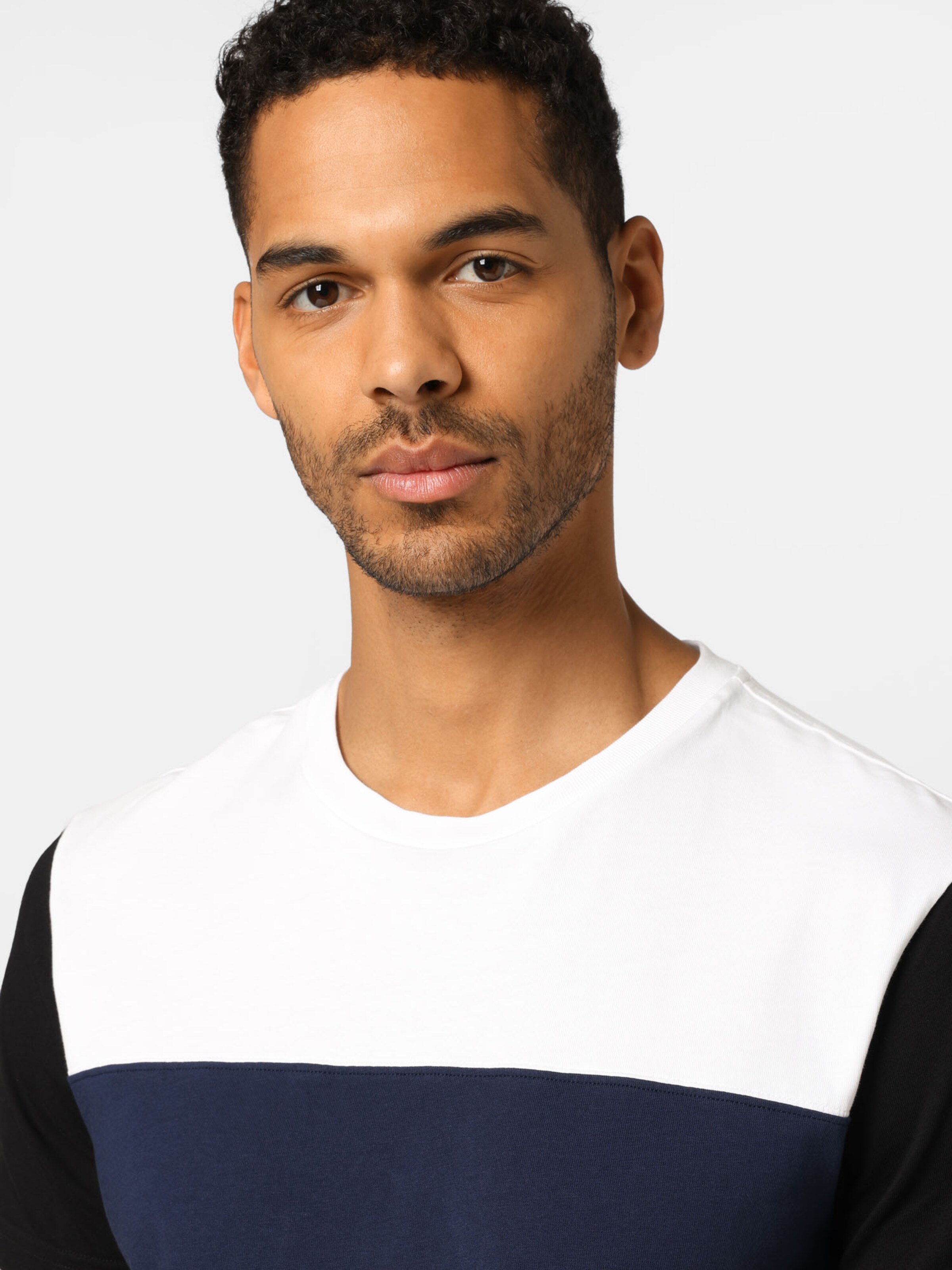 Männer Shirts UNITED COLORS OF BENETTON T-Shirt in Navy - JP00690 Männer Shirts UNITED COLORS OF BENETTON T-Shirt in Navy - JP00690
