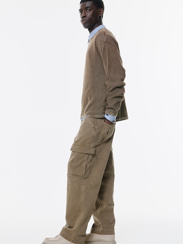 Pull&Bear Baggy Cargo trousers in Brown