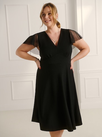 Guido Maria Kretschmer Curvy Dress 'Bianca ' in Black: front