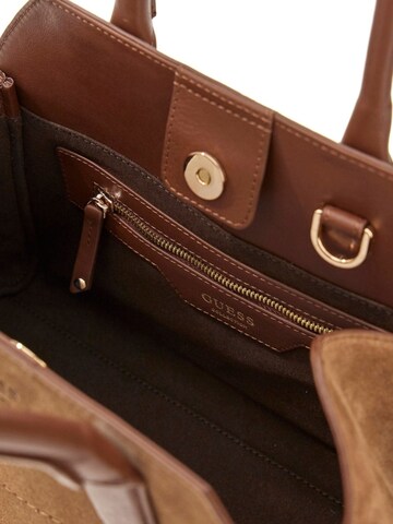GUESS - Bolso de hombro 'Guess Sac Bandoulière Yulia Small Satchel Chocolate' en marrón