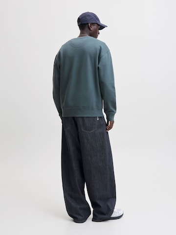 Sweat-shirt 'JJEACE' JACK & JONES en gris