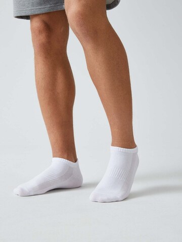 SNOCKS Ankle Socks in White