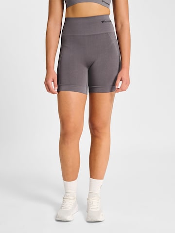 Hummel Skinny Sportshorts in Grau: Vorderseite