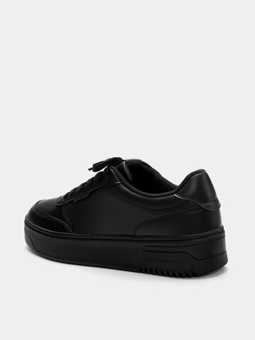 Pull&Bear Låg sneaker i svart