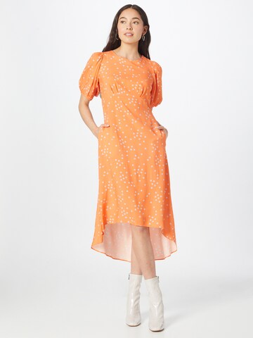 Robe Closet London en orange : devant