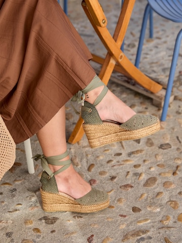 Alhamas Sandal 'Alpargata Cuña 8 cm' in Green: front