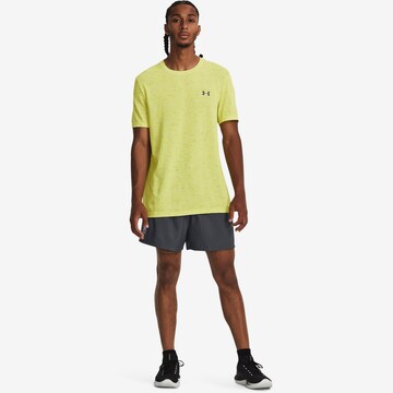 T-Shirt fonctionnel 'Novelty' UNDER ARMOUR en jaune