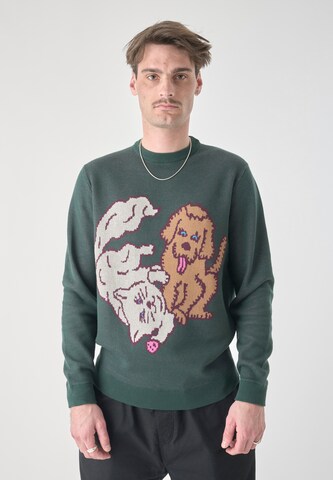Cleptomanicx Sweater 'Cat & Dog' in Green: front