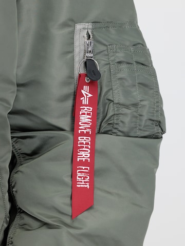 ALPHA INDUSTRIES Overgangsjakke i grøn