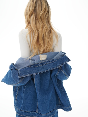 LENI KLUM x ABOUT YOU Jeansjacke 'Gianna' in Blau