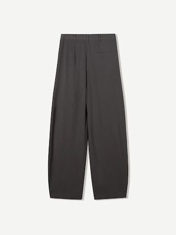 Bershka Baggy Laskoshousut värissä harmaa