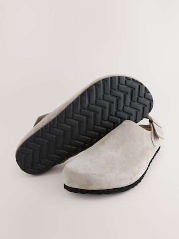 Clogs di Next in grigio