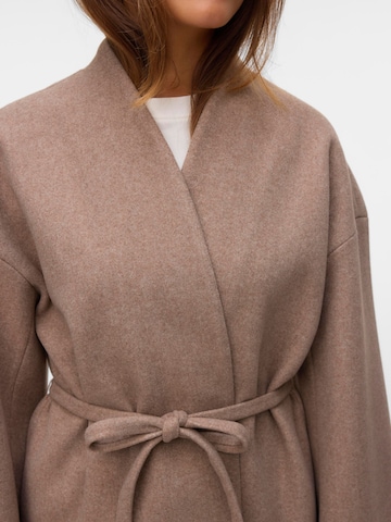 Veste mi-saison 'SIJINA' VERO MODA en marron