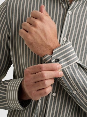 Regular fit Camicia 'Elevated Knit shirt with stripe pattern' di VANGUARD in verde
